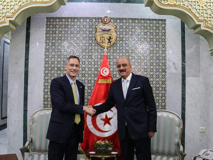 استقبل السيد محمد علي النفطي، وزير الشؤون الخارجية والهجرة والتونسيين بالخارج، يوم الجمعة 30 أوت 2024، السيد جوي هود، سفير الولايات المتحدة الأمريكية بتونس